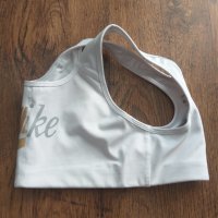  Nike SWOOSH MTLC FUTURA BRA - страхотно дамско бюстие КАТО НОВО, снимка 9 - Корсети, бюстиета, топове - 33901958