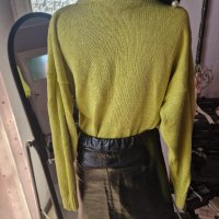 Пуловер в зелено - 15,00лв., снимка 2 - Блузи с дълъг ръкав и пуловери - 31272964