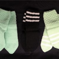 Ръчно плетени чорапи, снимка 1 - Антикварни и старинни предмети - 38086942