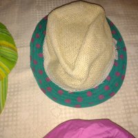 Детски шапки  BRATZ, Hanna Montana и други , снимка 4 - Шапки, шалове и ръкавици - 36917704