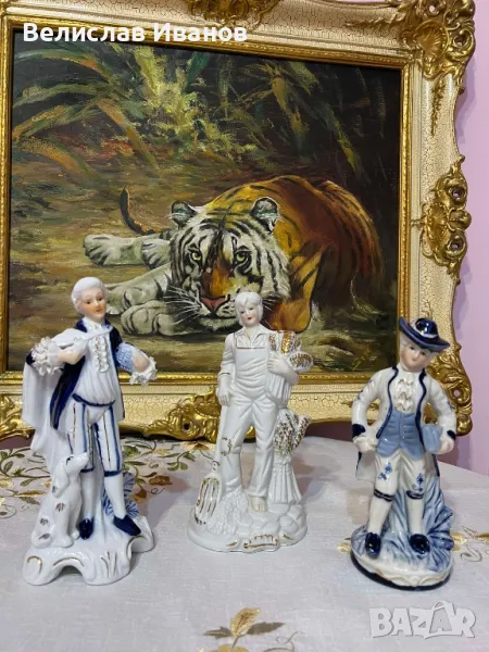 Порцеланови фигури на кавалери във викториански стил. Перфектно състояние., снимка 1