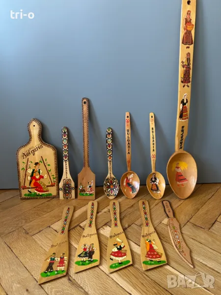 Дървени битови декорации лъжици, бъркалки, нож и кухненска дъска, снимка 1