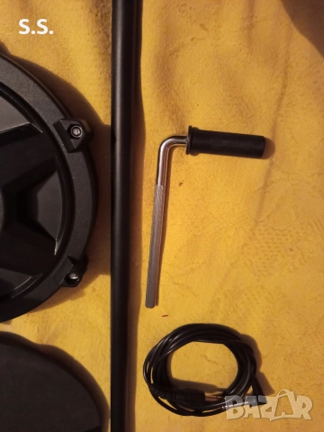 Пад за електронни барабани Alesis, снимка 9 - Ударни инструменти - 52856802