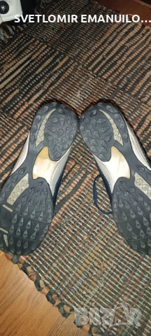 Като нови стоножки Spalding 42 номер. Обути с два пъти., снимка 2 - Футбол - 52055111