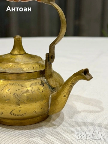 Декоративен малък месингов чайник, снимка 3 - Антикварни и старинни предмети - 53263035