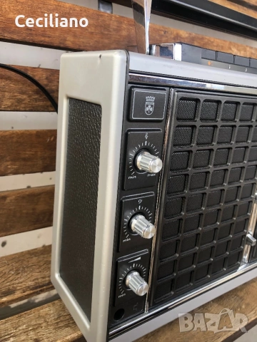 Grundig Satellit 2100 – колекционерски радиоприемник., снимка 6 - Радиокасетофони, транзистори - 53121631