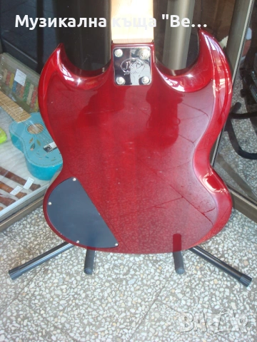 Електрическа китара с калъф, снимка 12 - Китари - 54121598