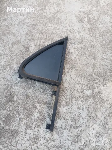 Стъкло ( малко - допълнително) на задна дясна врата за Киа Соренто , снимка 1