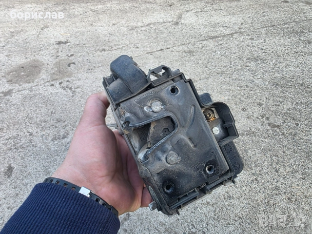 Задна дясна брава за Фолксваген поло 6н2 , снимка 2 - Части - 52268274