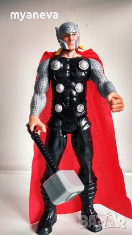 Marvel Avengers, Героичният Тор , екшън фигура 2013 г. , марка Hasbro. 