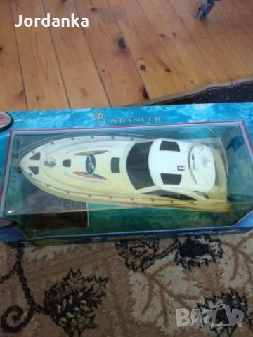 Яхта с радио контрол, снимка 9 - Коли, камиони, мотори, писти - 16693288