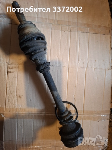 Предна ляв полуоска за МВ 100, снимка 1 - Бусове и автобуси - 52671544