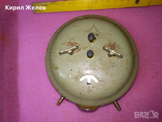 JANTAR MADE in USSR Стар КОЛЕКЦИОНЕРСКИ РУСКИ БУДИЛНИК МЕХАНИЧЕН НАСТОЛЕН ЧАСОВНИК ЯНТАР СССР 24093, снимка 2 - Антикварни и старинни предмети - 44549318