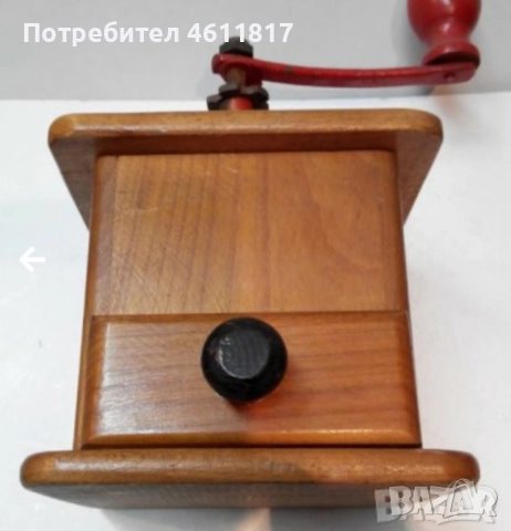 Стара ръчна дървена кафемелачка, снимка 10 - Антикварни и старинни предмети - 52316632