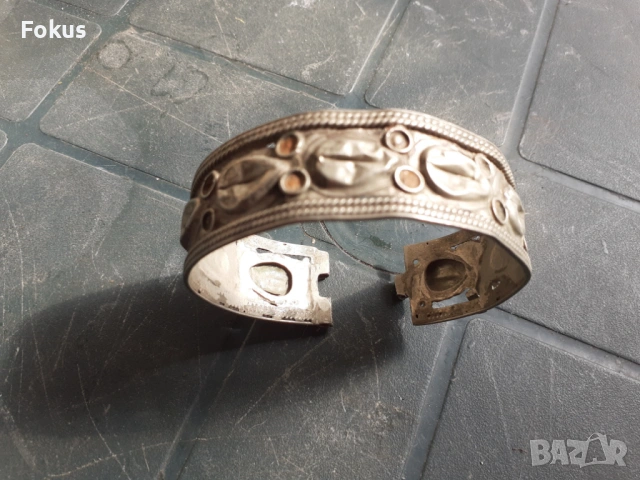 Стара дамска гривна - носия, снимка 2 - Антикварни и старинни предмети - 53281118