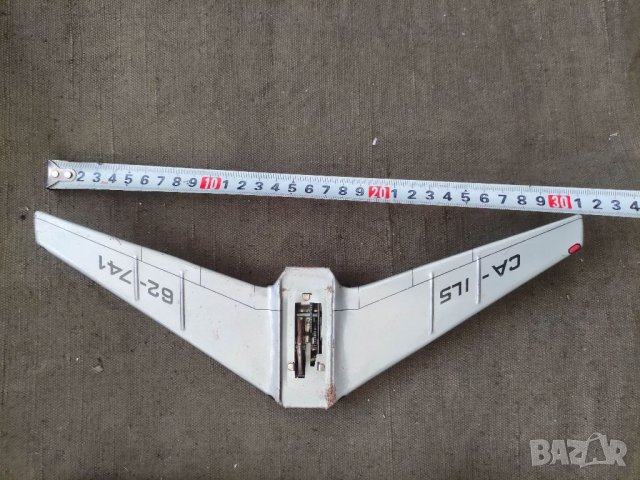 Продавам Ламаринена играчка самолет ИЛ-62, снимка 6 - Други ценни предмети - 37261147