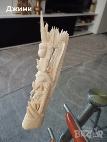 резбован кост, снимка 1