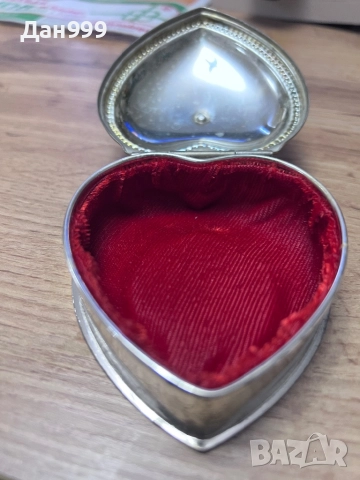 Уникално красива , посребрена кутийка за бижута, снимка 2 - Антикварни и старинни предмети - 52404398