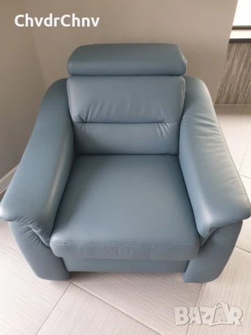 Немски кожен офис фотьойл/светло син-естесвена кожа/подвижна облегалка/стол 110x100x90см