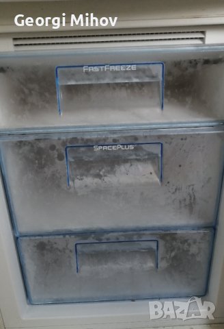 Хладилник с фризер 323Л - ELECTROLUX ENB34633W NO FROST, снимка 8 - Хладилници - 37682840
