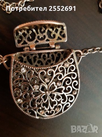 Колие, снимка 2 - Колиета, медальони, синджири - 29829828