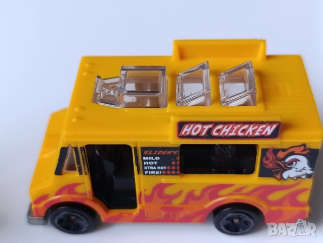 Hot Wheels Quick Bite – Hot Chicken Food Truck, снимка 4 - Колекции - 51915909