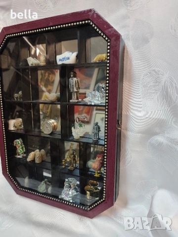 Стенна витрина с огледален гръб за малки фигурки, снимка 5 - Антикварни и старинни предмети - 54214774