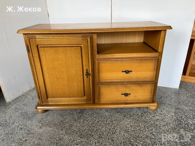 Масивен ТВ шкаф