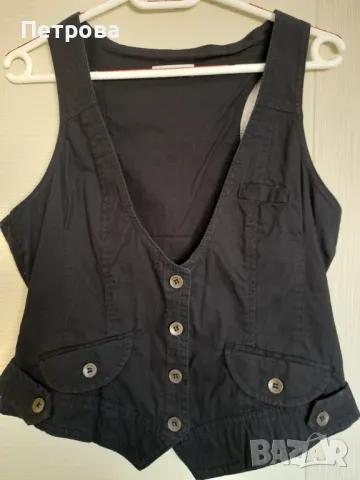 Дамски черен елегантен елек, снимка 2 - Елеци - 47651750