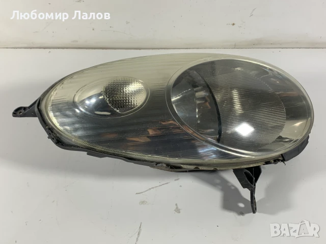 Десен фар Nissan Micra K12 (03-10)г. , снимка 2 - Части - 51026056
