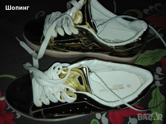 Златни обувки със светещи подметки №38, снимка 10 - Кецове - 30198258