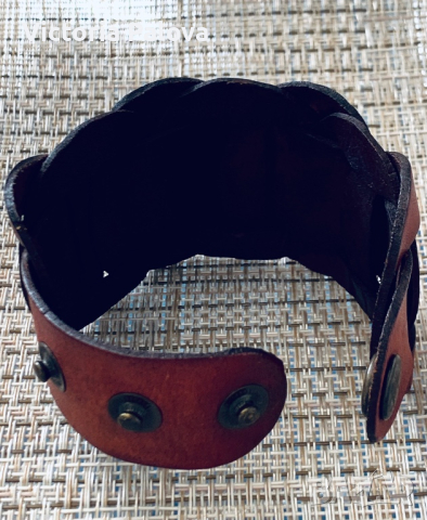 Кожена гривна, снимка 4 - Гривни - 44751813