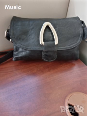 Дамска черна чантичка