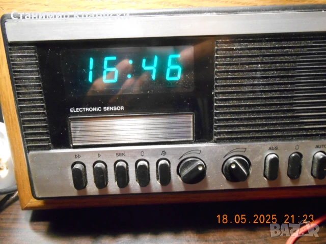 ELTEX ECR-22H radio-clock for installation in a bed - vintage 77, снимка 2 - Други - 51019651