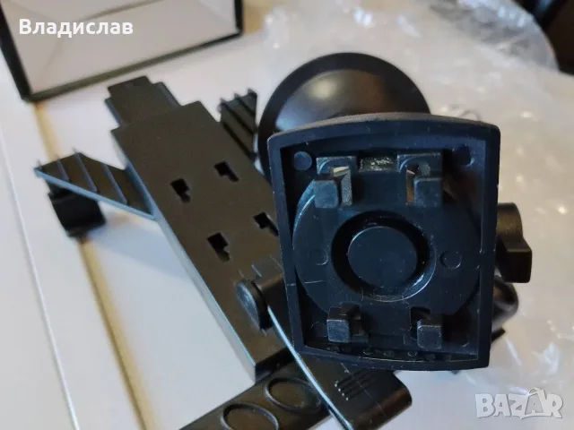Универсална вакуумна стойка за автомобил за IPad , таблет, GPS, ТV, снимка 3 - Аксесоари и консумативи - 56116002