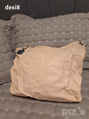 Дамска чанта, снимка 3 - Чанти - 44760527