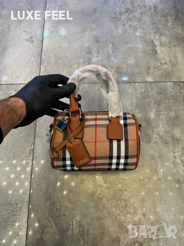 Burberry ✨Дамски Чанти , снимка 2 - Чанти - 56538215