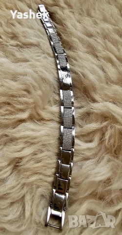 Продавам изключително красива гривна на марката LACOSTE, снимка 2 - Гривни - 53290448