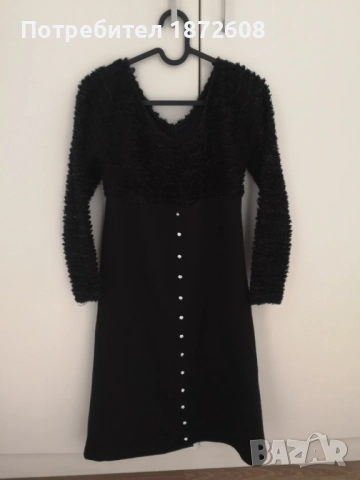 Елегантна черна рокля, подходяща за S/М