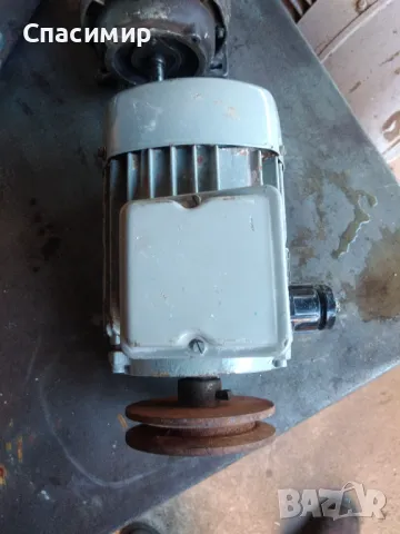 Ел двигател 550w на 920 об , снимка 3 - Електродвигатели - 49414256