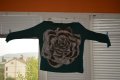 Пролетно - есенна блуза маслено зелена с цвете в тъмнокафяво и мръсно бяло, снимка 1 - Блузи с дълъг ръкав и пуловери - 42228021