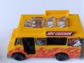 Hot Wheels Quick Bite – Hot Chicken Food Truck, снимка 4