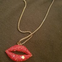 Колие 💋 KISS/ LIPS 💋, снимка 1 - Колиета, медальони, синджири - 40409953