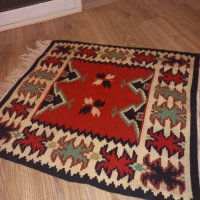 Чипровски малки килимчета 2 бр, снимка 7 - Декорация за дома - 38573917