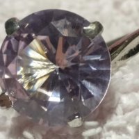 Един скромно изглеждащ сребърен пръстен с голям бял топаз / проба 925 , снимка 9 - Пръстени - 42328197