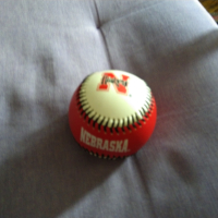 Huskers Nebraska baseball ball бейзболна топка отлична маркова, снимка 1 - Други спортове - 44809802