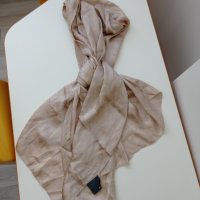 Fendi голям копринен шал, снимка 1 - Шалове - 31926845
