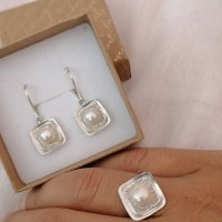 Сребърен комплект - пръстен и обици с перли, снимка 1 - Бижутерийни комплекти - 37759889