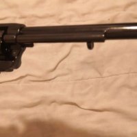 Нестреляща колекционерска реплика на емблематичният револвер Колт 45 писмейкър. За колекция, игра и , снимка 4 - Колекции - 31459290