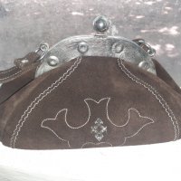 Много качествена и красива дамска чанта от естествен набук, снимка 3 - Антикварни и старинни предмети - 37714886